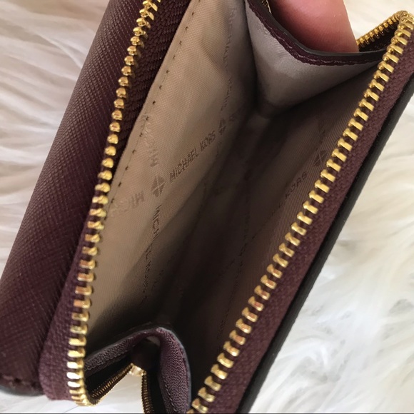 Michael Kors carryall card case merlot wallet - Picture 4 of 7